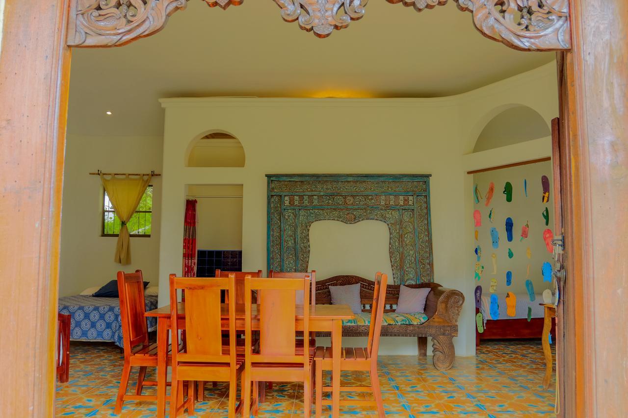 Two Brothers Surf Resort Tola Bagian luar foto
